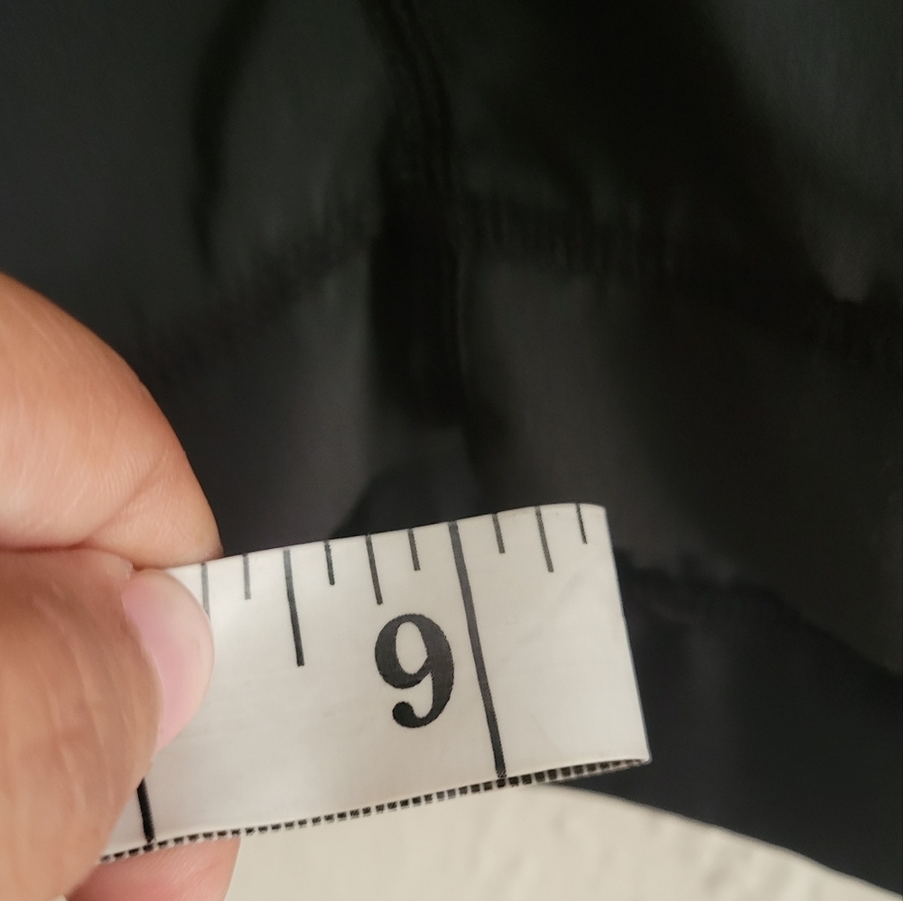 Lululemon Shorts Size Medium - Picture 5 of 5